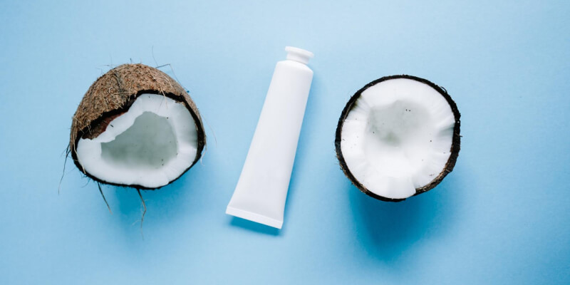 kokos in cosmetica en haarproducten